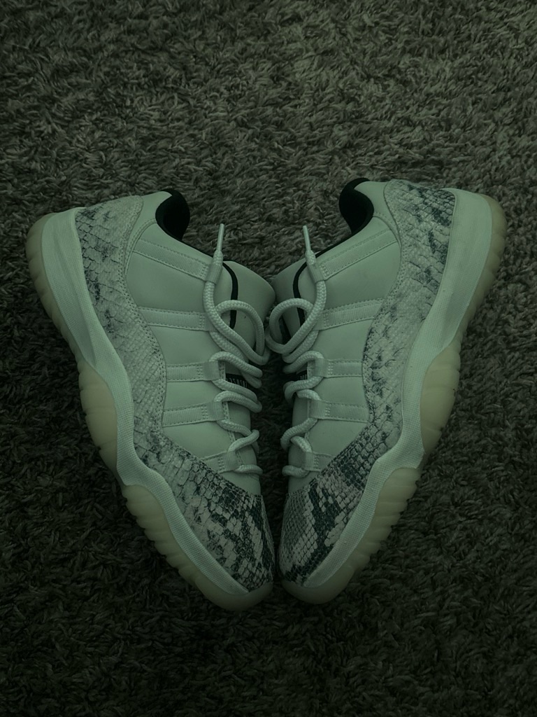 Jordan 11 âLight Bone Snakeskinâ